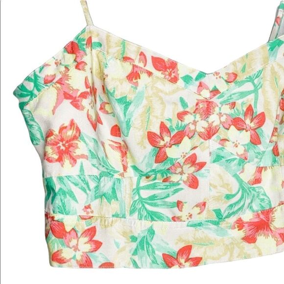 American Eagle Crop Top  - Picture 2 of 4